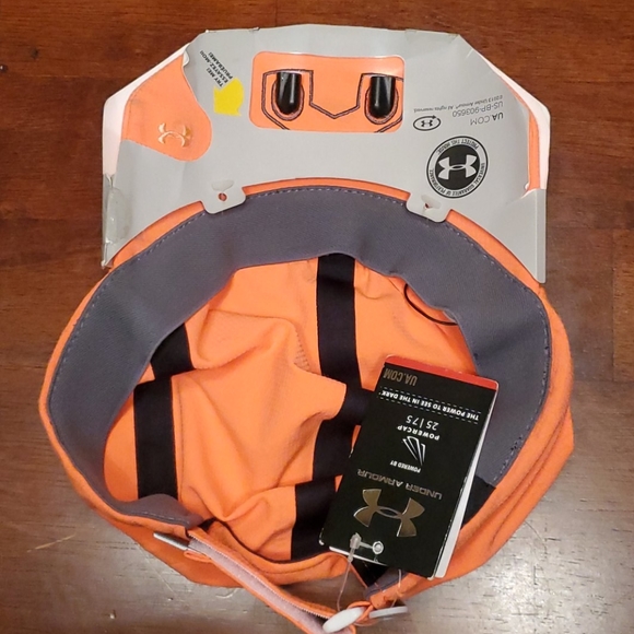 COPY - NWT Womens Under Armour Qualifier lighted run cap - Picture 8 of 9